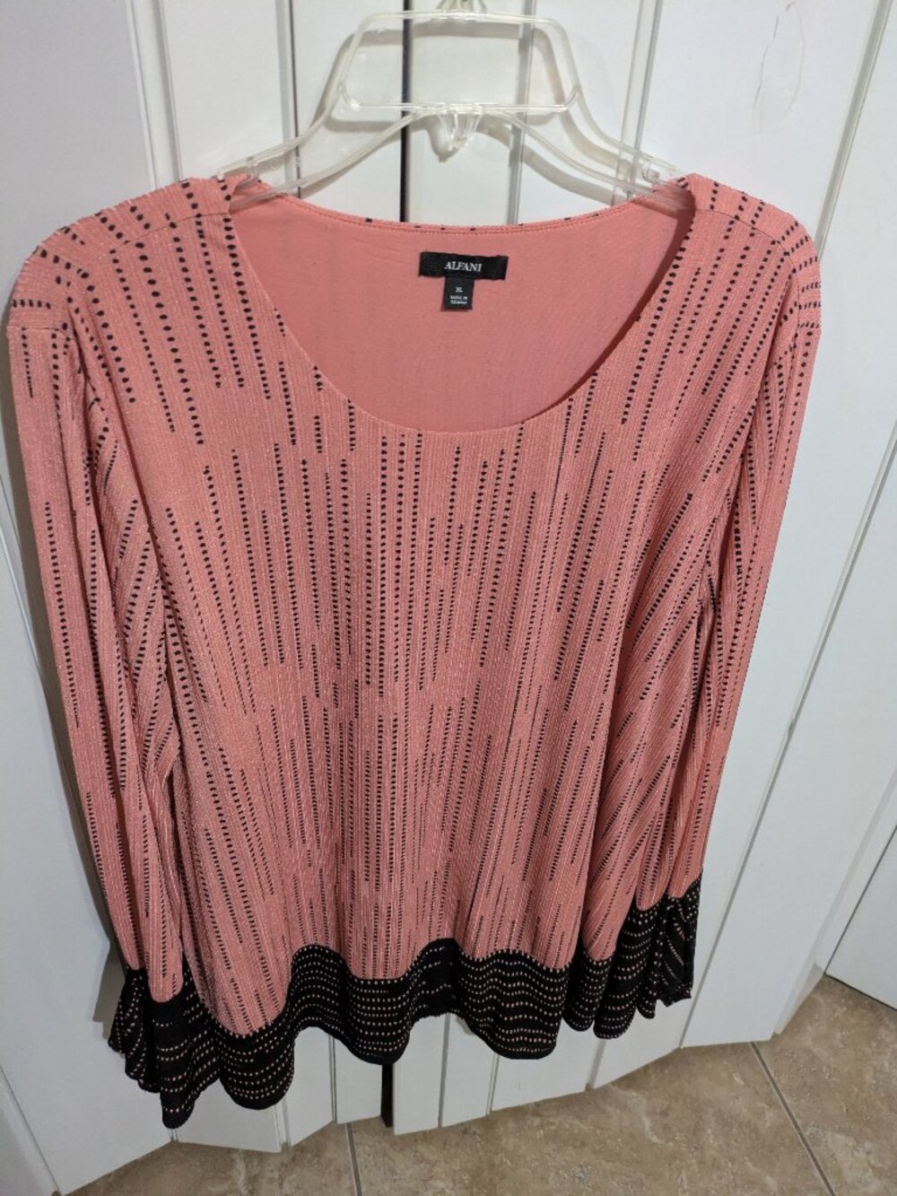 ~ Just Beautiful ALFANI Blouse!!